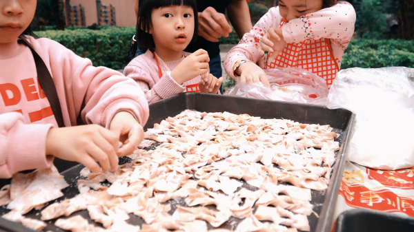 4、現(xiàn)場(chǎng)制作油角和蛋散.png